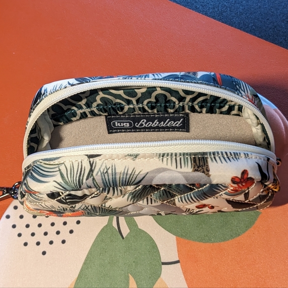 Lug Bobsled Eyeglass Case - Wildlife Cream, LIKE NEW 🌟 GREAT PRINT PLACEMENT 🌟 - Picture 4 of 7